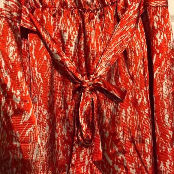 Liz Lange Ruffle Maternity Top - Picture 6 of 6